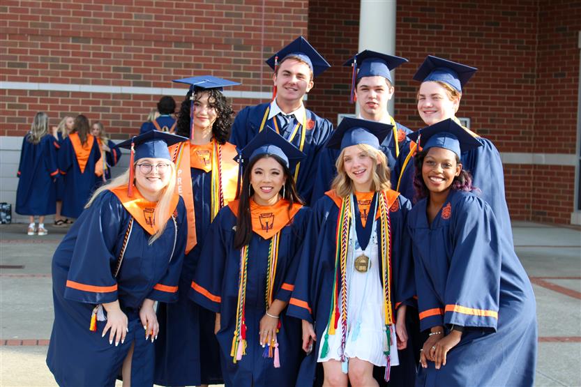 Seniors graduate from Summit High